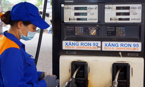 Các ông lớn trong ngành xăng dầu không muốn bán trở lại RON92