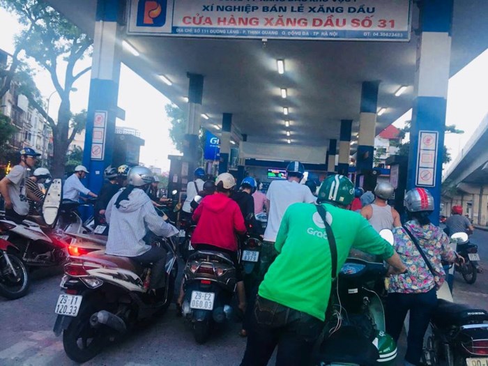 Nóng: Ngày mai, giá xăng dầu có thể giảm mạnh vì lý do này