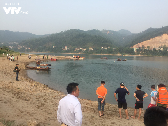Thủ tướng yêu cầu làm rõ nguyên nhân khiến 8 học sinh bị đuối nước