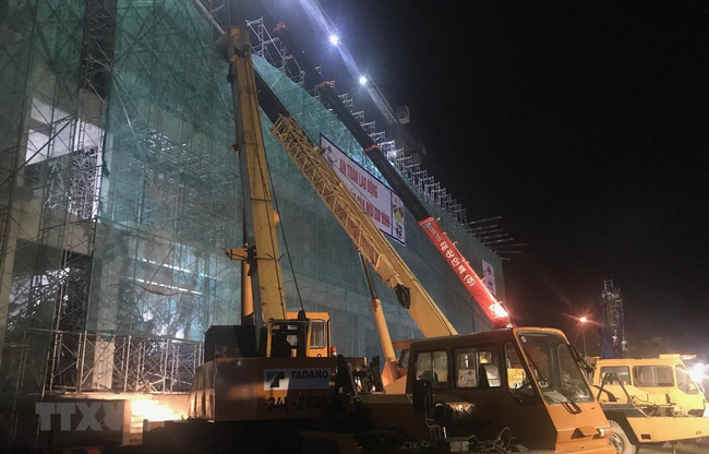 TIN TỨC MỚI - Sập giàn giáo ở Hải Dương, 5 công nhân gặp nạn