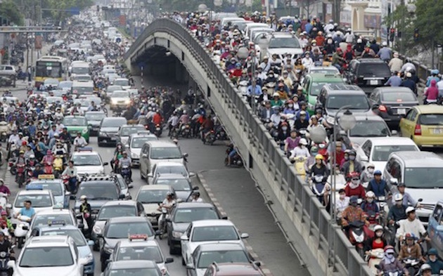 TIN TỨC MỚI - Thu phí vào nội đô Hà Nội: Nên hay không?