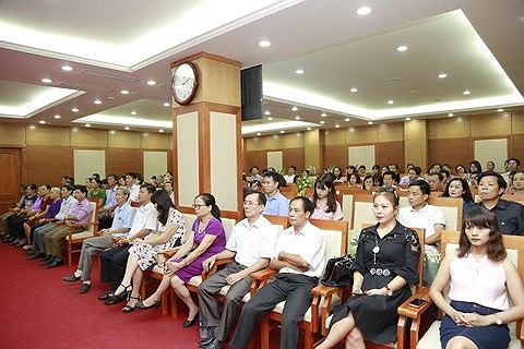 Người-nhà-nạn-nhân-tố-bị-BVĐK-tỉnh-Hòa-Bình-coi-thường.jpg