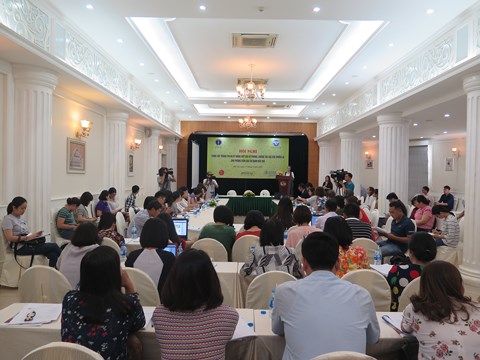 kinh-hoang-nhung-chat-tay-nha-ve-sinh-uop-xac-co-trong-thuoc-la.jpg