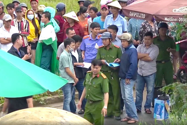 bat-nghi-can-sat-hai-tai-xe-grabbike.png