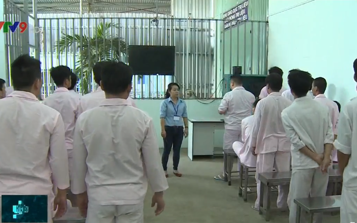 tu-ngao-da-den-tam-than-con-duong-cuc-ngan.png