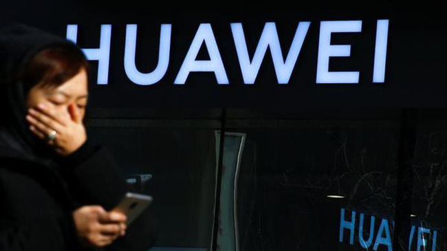 huawei-cam-ket-hoan-tien-neu-smartphone-bien-thanh-cuc-gach.jpg