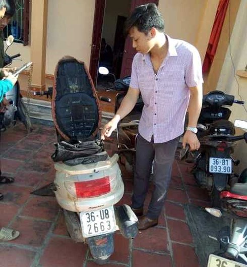 thanh-hoa-doi-nam-nu-di-danh-ba-cho-bi-dan-bat-tai-tran-luc-sang-som.jpg