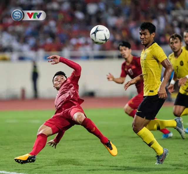 anh-khoanh-khac-thien-tai-cua-quang-hai-giup-dt-viet-nam-thang-dt-malaysia-3.jpg