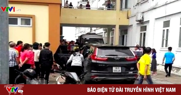 hang-tram-cong-nhan-nhap-vien-nghi-do-ngo-doc-khi.jpg