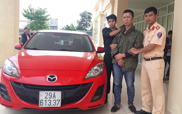 bat-doi-tuong-nghien-ma-tuy-van-chuyen-4-banh-heroin-2kg-ma-tuy-da.jpg
