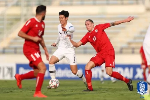 thang-uae-dt-viet-nam-ngoi-chung-mam-voi-nhat-ban-da-tot-hon-ca-han-quoc-3.jpg